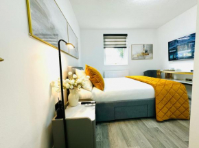 Ensuite Luxury Bedroom In Purfleet